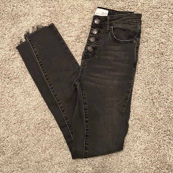 Jeans - Picture 1 of 9